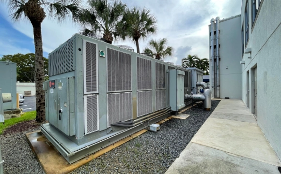 HVAC Controls Solutions - Chiller Plant Image